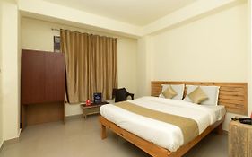 Hotel Travellers Inn